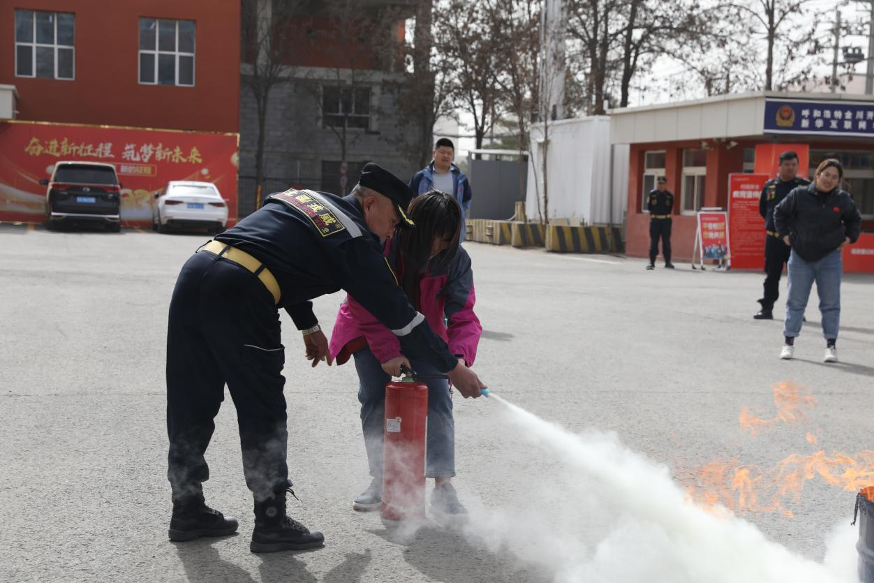 ����������R���������CУ�@�����������A��X�WУ������ȫ��Ӗ