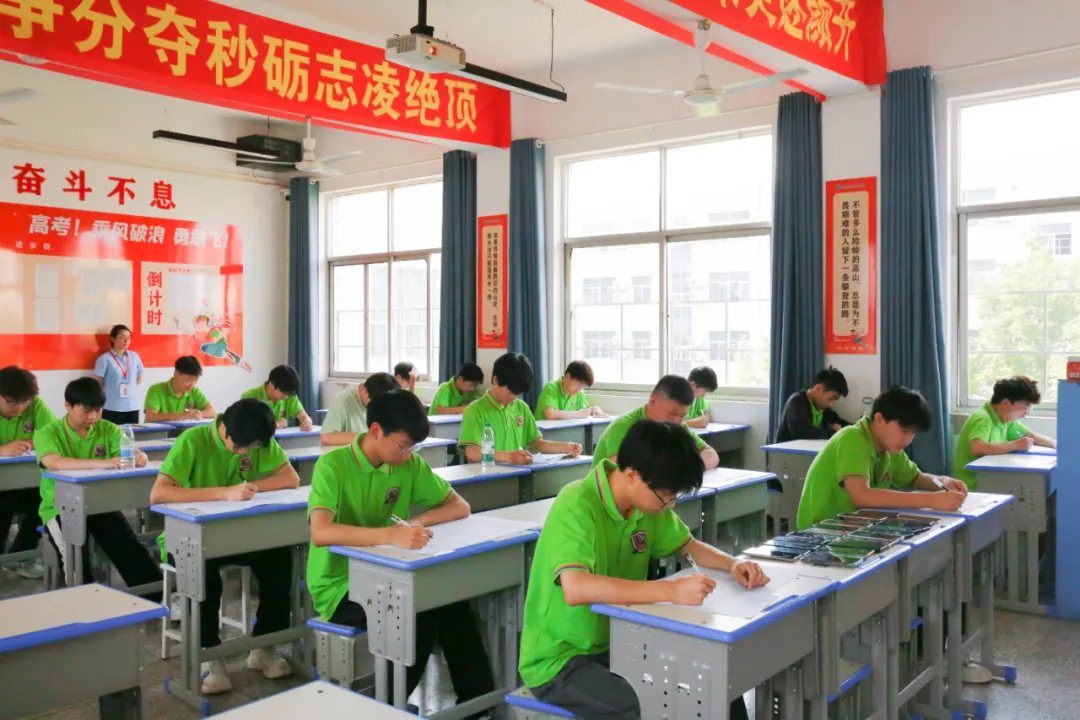 �п���Ӌ�r���x��������A��X�W(xu��)У���_�����ܳɲ���ِ��