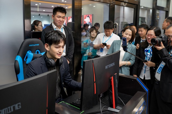 늡��匦�Q �������ʟo�� �����݆T�R�ɬF(xi��n)��У�@�����A�W(xu��)�Ӵ������